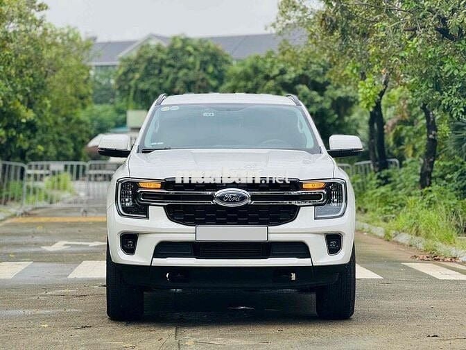 Ford Everest Ambiente 2.0L 4x2 AT sản xuất 2025