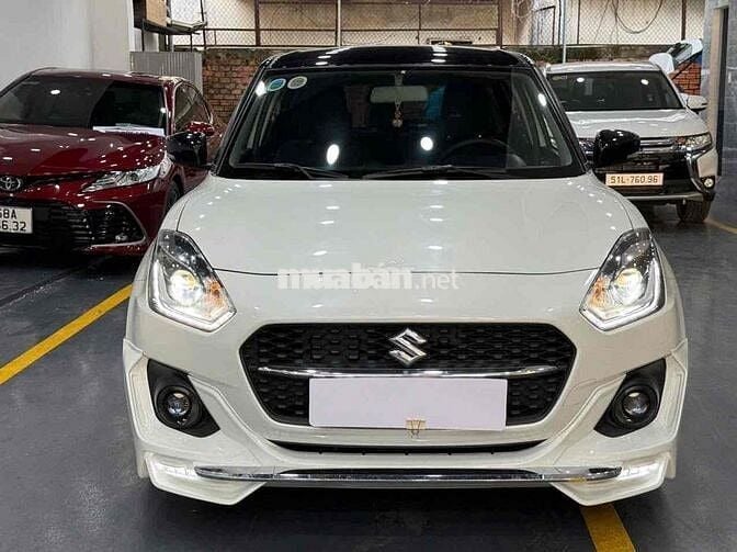 Suzuki Swift 2022 - 8000 km Đồ Chơi Full