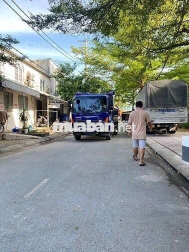 ĐẤT đường Container thông ra sông Saigon