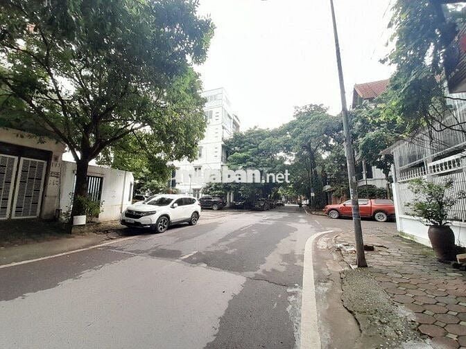 Bán nhà liền kề Văn Quán, kinh doanh, văn phòng vỉa hè, 100m2 27.5 tỷ