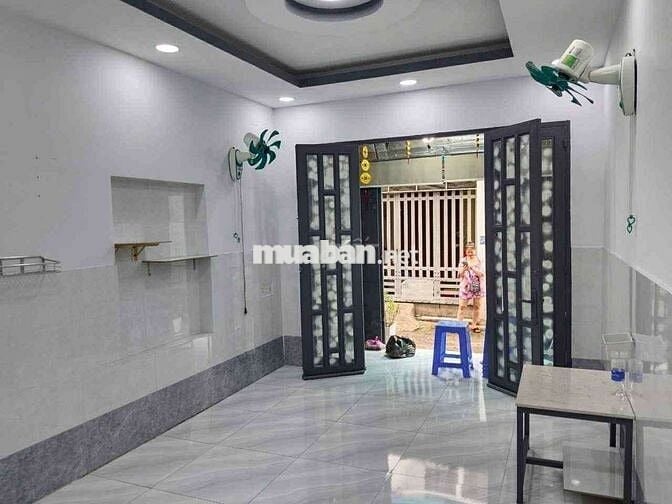 Chủ cần tiền bán nhà đi nước ngoài định cư
