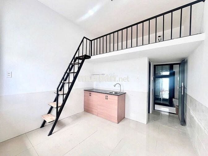 Cho thuê phòng trọ có gác, ban công, diện tích 30m2- Ngay ga Bình Thái