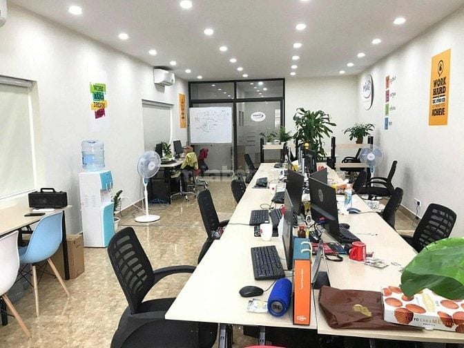 Cho thuê nhà MP Thụy Khuê, DT 80m2 x 4 tầng, thang máy, MT 7m