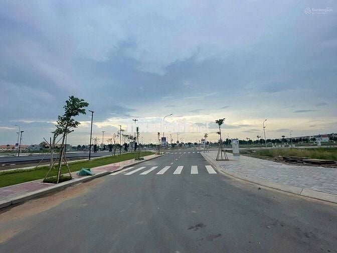 BÁN ĐẤT NỀN SỔ ĐỎ THE 826 EC, LONG HẬU, CẦN GIUỘC, LONG AN.