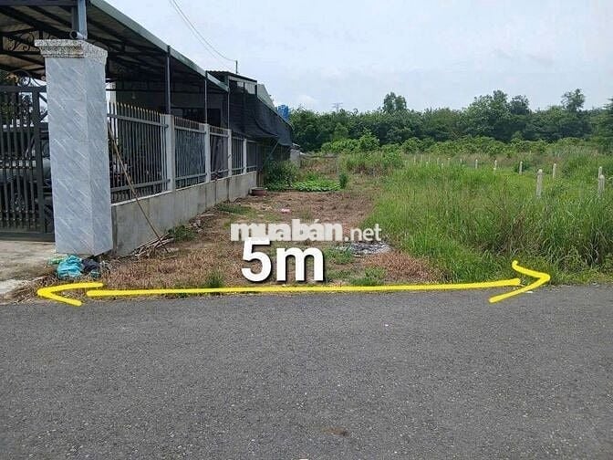 Ngợp bán nền 115m2/620tr. ngay Đ. Bờ Chùa gần THCS Phước Hậu. đất SHR.