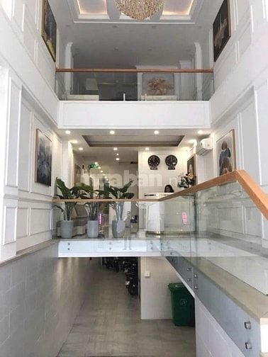 CHÍNH CHỦ BÁN KHÁCH SẠN 10 PHÒNG Ở NGUYỄN KIỆM GIÁ 8 TỶ GIÁ TỐT 