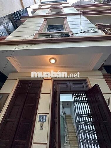 CHO THUÊ nhà nguyên căn lô góc đẹp, KHÔNG ÚNG NƯỚC tại số 44, ngõ 122