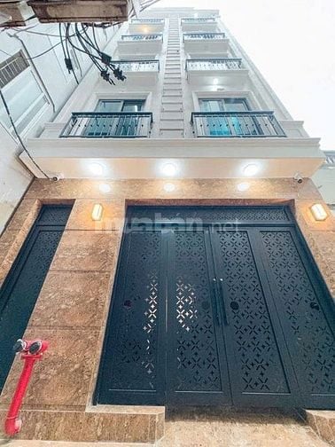Bán Tòa dịch vụ đường Hoàng Mai, DT 70m2, 7t, mt 6m, tổng 15 phòng.