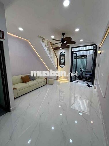 Nhà mới đẹp Trung tâm q11, DT ngang 4m, SHR HC đủ, KQH