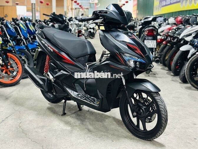 XE MÁYTHANHTÙNG_AIR BLADE 125 FI ĐEN NHÁM KHÓA SMK