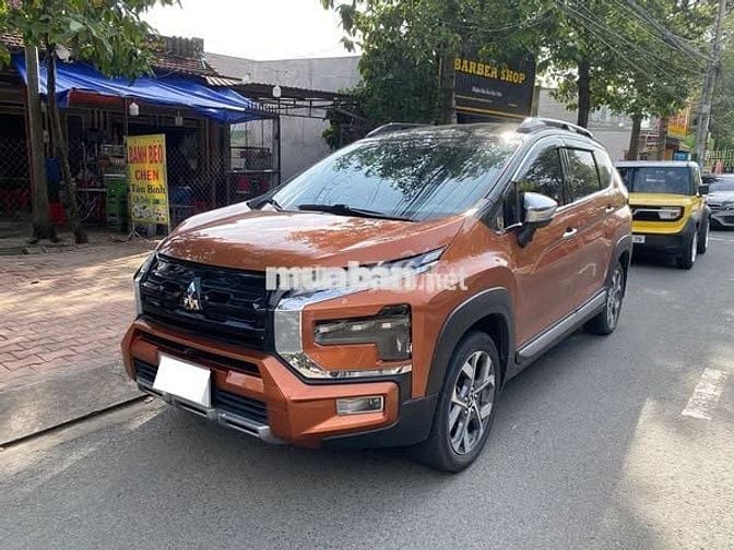 Mitsu Xpander Cross màu cam vũ trụ đời 2023