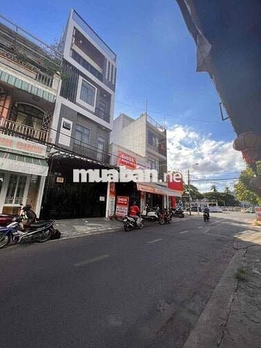 Nhà 5 Tầng Vị Tri Kinh doanh buôn bán sầm uất