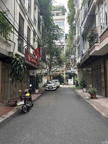 Bán nhà phân lô phố Trung Kính mới xây DT: 65m2 xây 7 tầng, thang máy