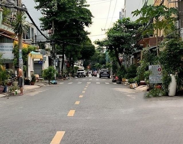 Nhà MT Cách Mạng 4.3x14m, 1 trệt, 2 lầu đường lớn vị trí kinh doanh 