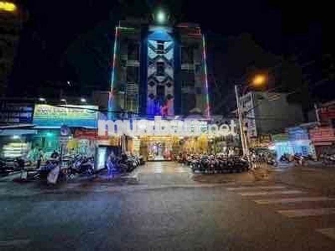 Nhà hàng - kara 3 mặt tiền ( có thể thuê riêng tầng trệt )