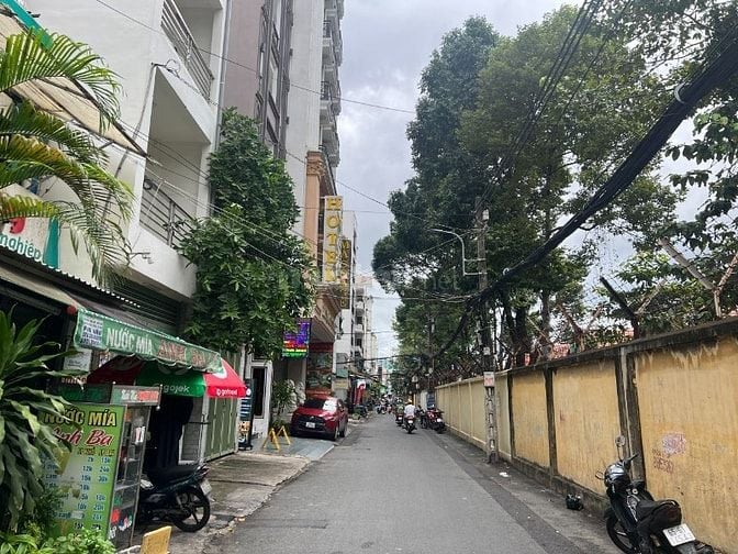 Bán nhà HXH 252 Cao Thắng, phường 12, quận 10