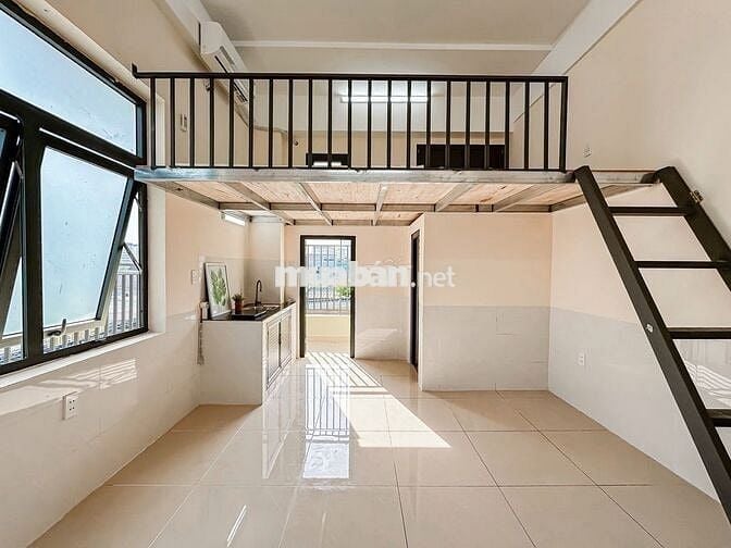 Cho thuê phòng trọ có gác cao, ban công, diện tích 30m2- ktx khu B