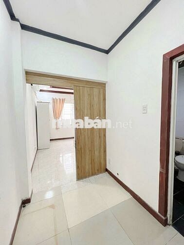 Phòng 25M2 - ĐỀ THÁM, QUẬN 1. TRUNG TÂM