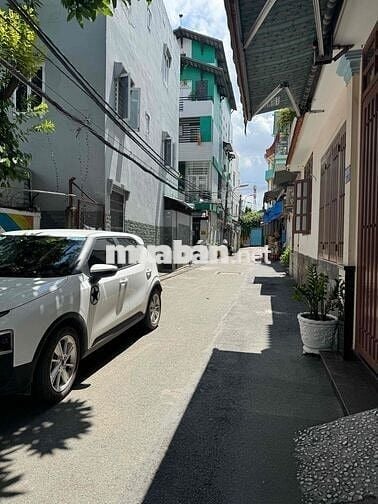 PHAN VĂN TRỊ GẦN EMART. NHÀ C4 90M2. NGANG 5M NỞ HẬU. HXH THÔNG. 9,X T