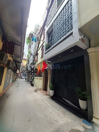 Phân lô Trần Quốc Hoàn 36m2*6T ô tô đỗ cửa, nhà đẹp, dân trí cao 12 tỷ