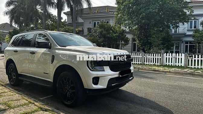 Ford Everest 2024 Sport Siêu Đẹp - 11000 km