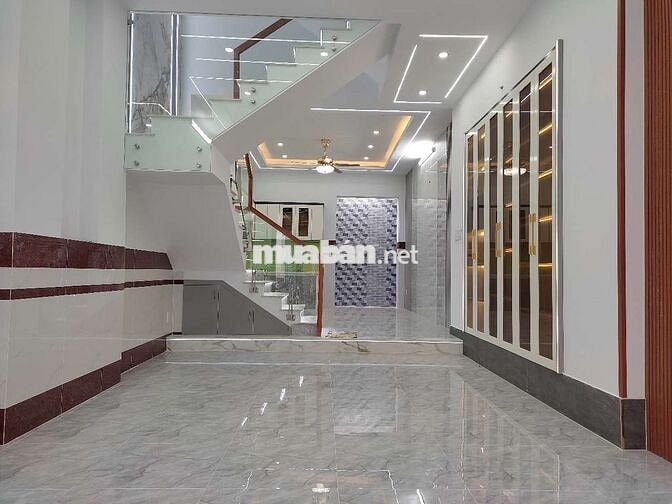 Bán gấp - 5 tỷ TL mạnh - Hẻm ôtô - Nhà 3 tầng 68m2 - 1p Phạm Văn Đồng