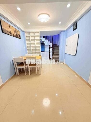 Nguyễn Đình Chiểu , quận 3 , 6 tầng, hẻm 4m, hoàn công đầy đủ