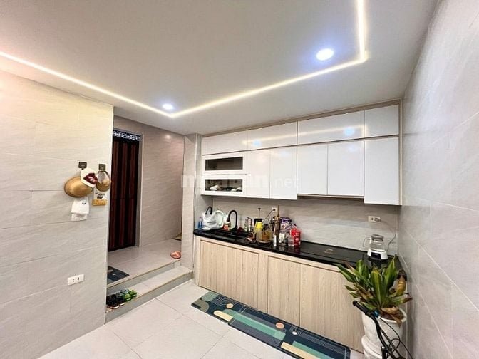 VIP tập thể tầng 1 khu 8/3, giá 4.5 tỷ, 70m2, KD được 