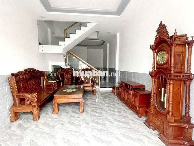 Nhà mới xây trệt lầu KDC Hồng Loan