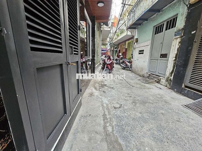 [2TY190] 2 TẦNG_GẦN NGÃ TƯ HÀNG XANH_ĐH HUTECH_GIÁP Q.1