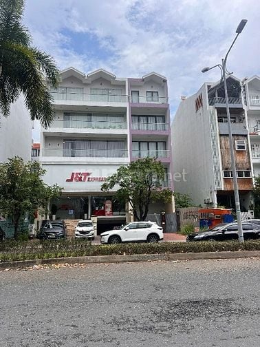 Nhà mặt tiền Nguyễn Thị Thập có thang máy vị trí đẹp 80tr/th