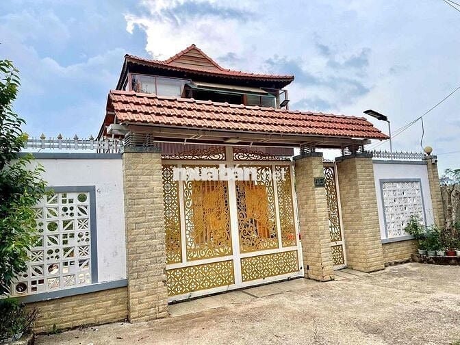 Biệt thự trung tâm Phường 1 TP.Bảo Lộc 370m2 sẵn thổ cư giá tốt