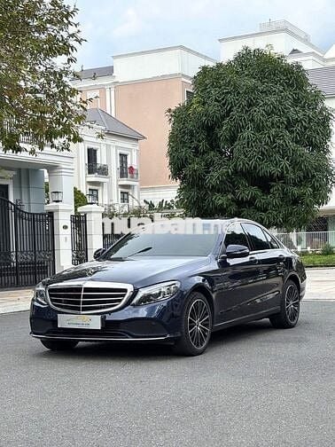 Mercedes Benz C200 Exclusive - 42.000 dặm 2019