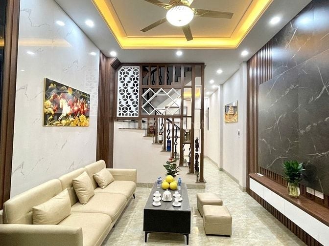 Nhà 45m² x 4 tầng | 11.6 tỷ- Khương Đình Thanh Xuân- có ban công thoán