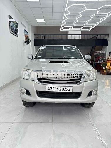 Toyota Hilux 2013 2.5E 4x2 MT - 135000 km