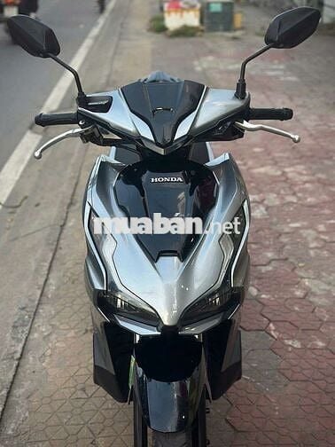 Xe đep 4 val đưa 19 củ nhận xe về đi