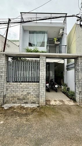 nhà q7 nở hậu 4,5x23, gần mặt tiền, sân trước sau, 2 phòng trọ riêng