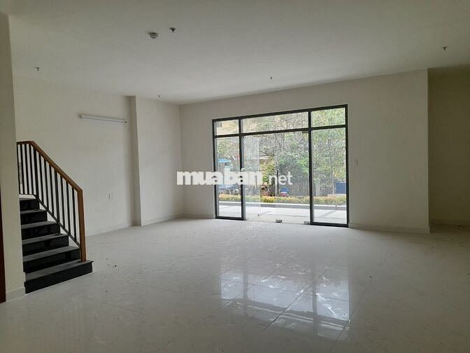 Bán shophouse chung cư green river dt151m2 1 trệt+1 lầu đã có sổ hồng.