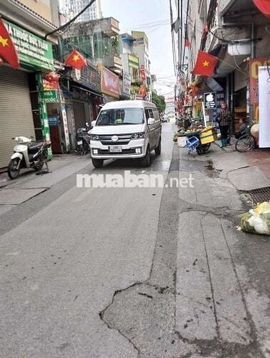 Tôi cần bán nhà Phú Đô mặt ngõ ô tô cách 1 nhà ra phố, nhà 5tầng .