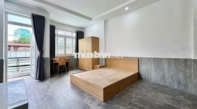 STUDIO BAN CÔNG, RỘNG 30M2, FULL NỘI THẤT, GẦN VÒNG XOAY HÀNG XANH