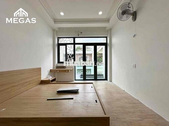 STUDIO BAN CÔNG SIÊU THOÁNG MÁT TÂN HƯNG