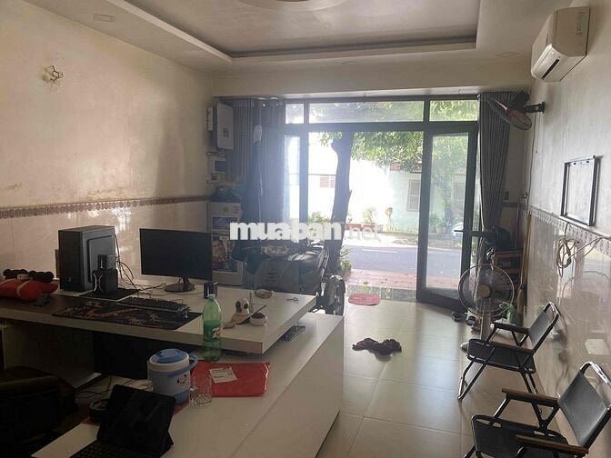 Nhà full nội thất 5x20 trệt lầu 3pn như hình