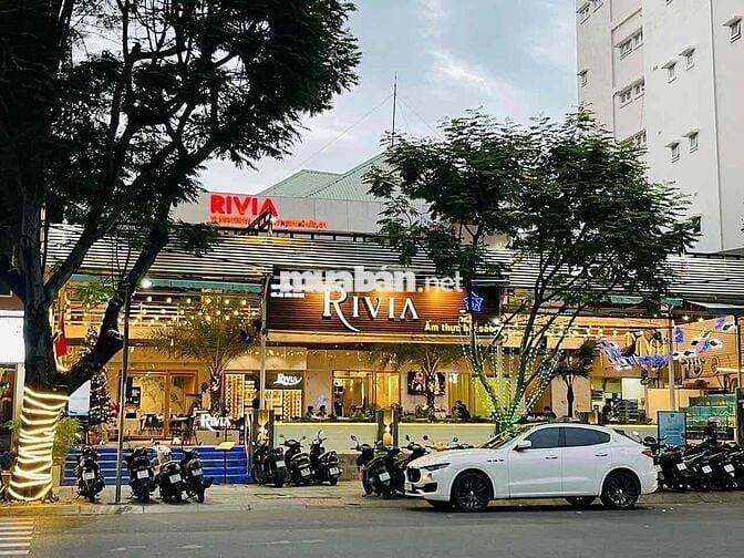 MẶT TIỀN KHỦNG GIỮA LÒNG QUẬN 1 – 20x45M – GIÁ 270TR VUÔNG VỨC