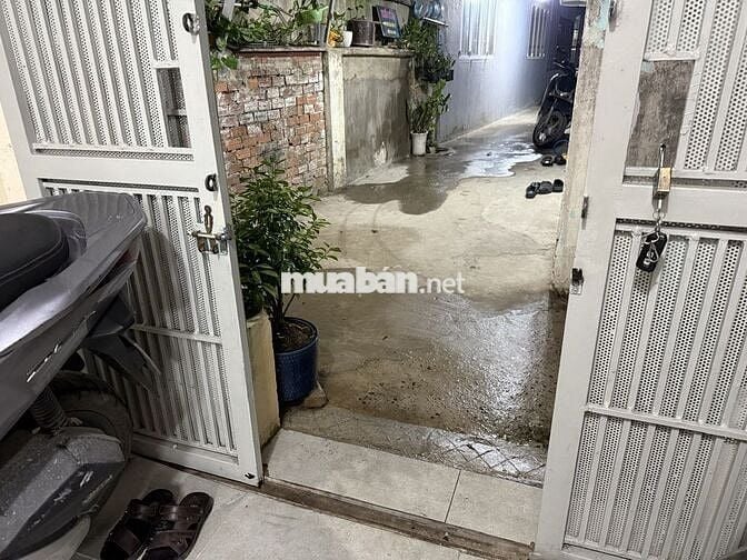 BÁN NHÀ GẦN Q7 (Cách cầu Phú Xuân 500m), SHR, 40m, Khu An ninh