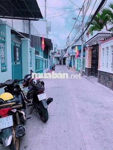 Nhà 4,5x24m 2 phòng hẻm Hoàng Văn Thụ