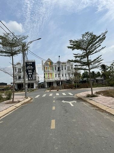 Bán gấp 1ty450 đất thổ cư 107m2 shr đường 835B có thương lượng nhẹ