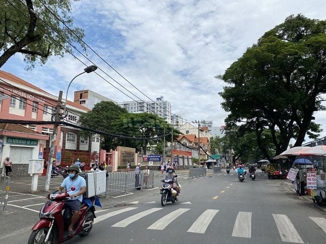 HIẾM - HẺM 8M CỘNG HÒA, TÂN BÌNH, GẦN GA T3, 5X17, NHÀ 3 LẦU 