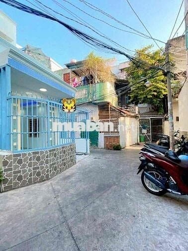 Cho thuê nhà Tôn Đản - Ngang 4 dài 16 - 4 máy lạnh - Hẻm 3m Q4.