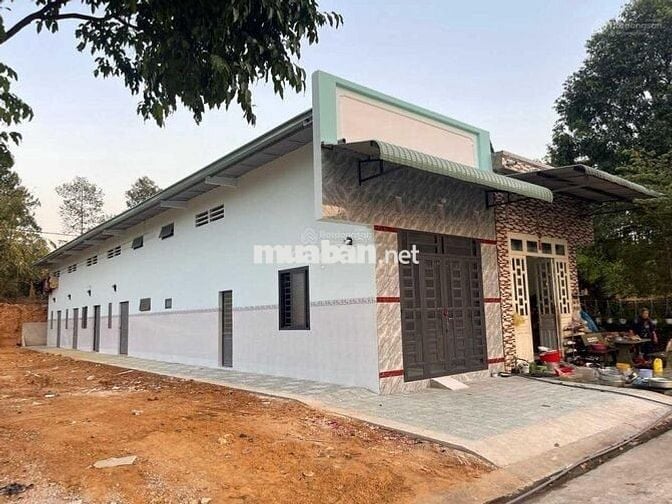 Bán căn trọ 5 phòng 1 kiot diện tích 153m2 ngay quốc lộ 22 giá 1,09 tỷ