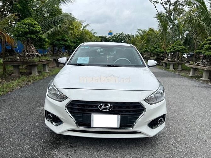 Hyundai Accent 2019 số sàn màu trắng rin